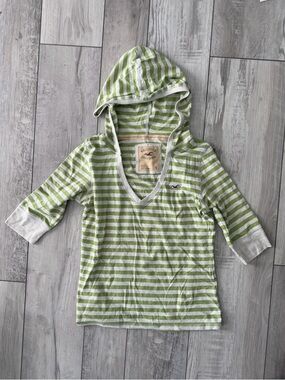 Hollister Y2K Half-Sleeve Hooded V-Neck T-Shirt